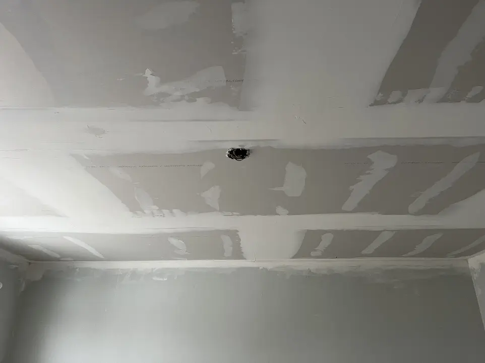 tirage de joint de plafond et mur